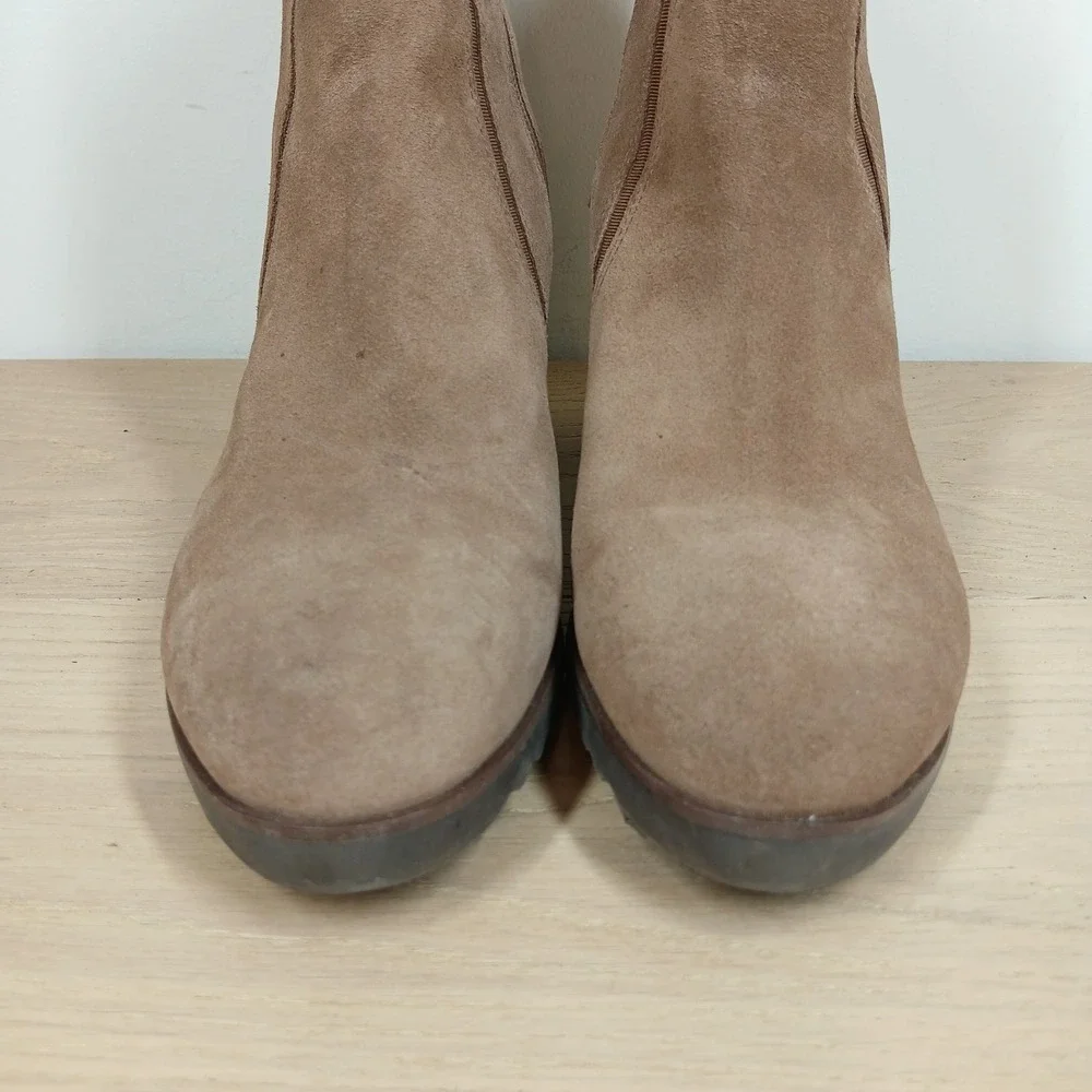 Blondo Raniah Waterproof Ankle Boots Womens 9.5 Taupe Suede Minimalist Office